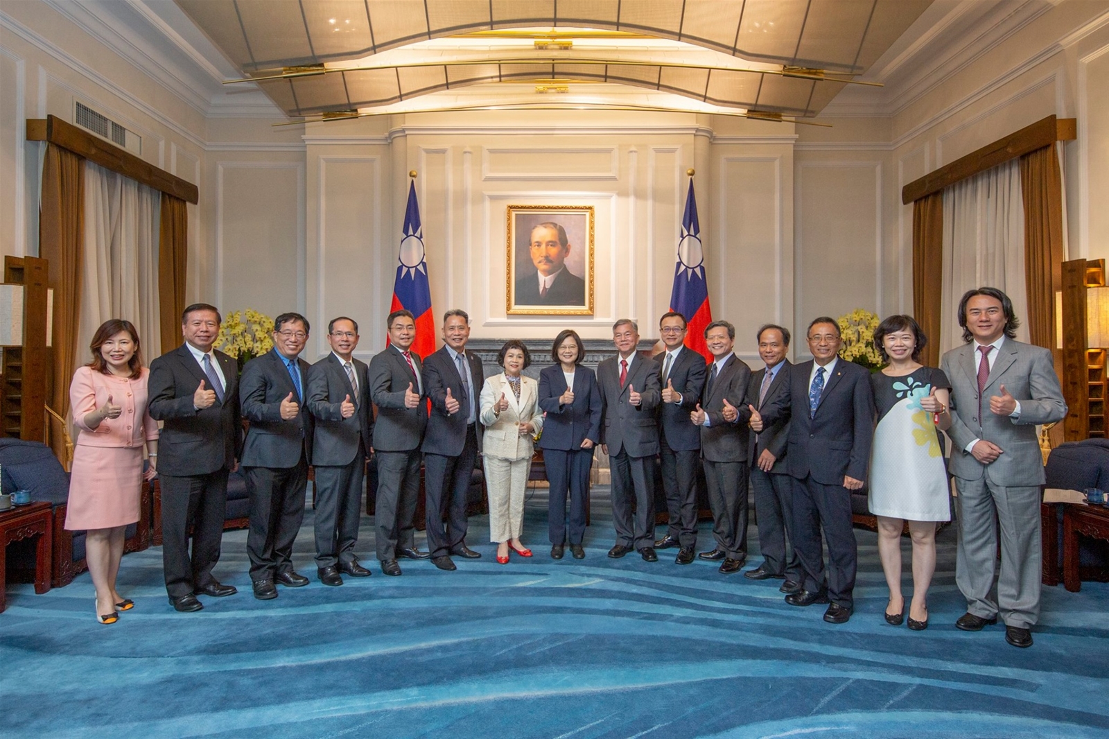 拜會蔡英文總統 提出資訊產業升級建言